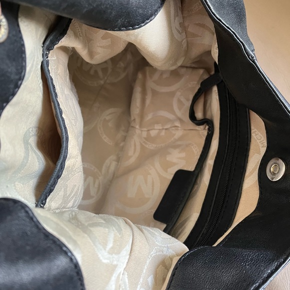 Authentic Micheal Kors Purse! - Picture 11 of 16